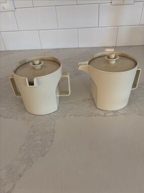 Tupperware Cream and Sugar Canister Set - Light Cream
